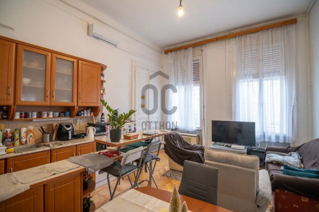 Eladó téglalakás, Budapesten, VI. kerületben 87.8 M Ft, 3 szobás