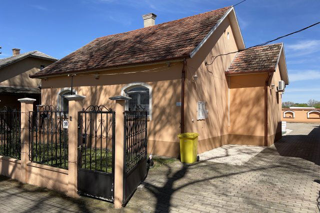 Eladó családi ház, Makón, Kertész utcában 79.9 M Ft, 3 szobás