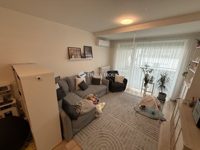 Eladó téglalakás, Szigetszentmiklóson 79.9 M Ft, 3 szobás
