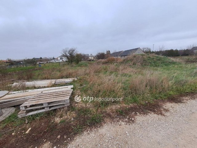 Eladó telek, Hajmáskéren 12 M Ft / költözzbe.hu