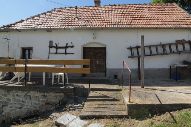 Eladó nyaraló, Pécselyen 39.9 M Ft, 2 szobás