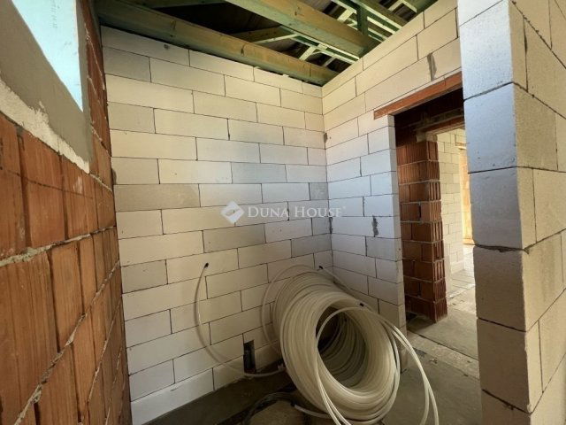 Eladó családi ház, Tökölön 119.9 M Ft, 4 szobás