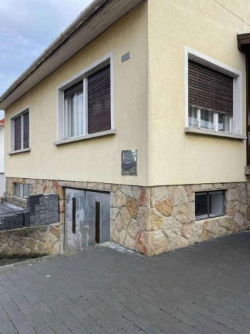 Eladó családi ház, Pilisvörösváron 87.9 M Ft, 1+2 szobás