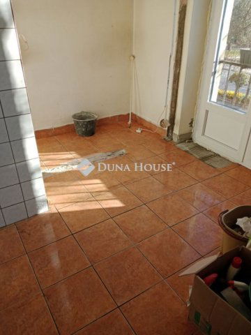 Eladó téglalakás, Győrött 60.99 M Ft, 3 szobás