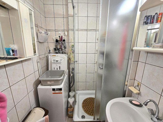 Eladó téglalakás, Budapesten, III. kerületben, Matróz utcában