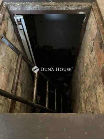 Eladó garázs, Pécsett 7.29 M Ft / költözzbe.hu