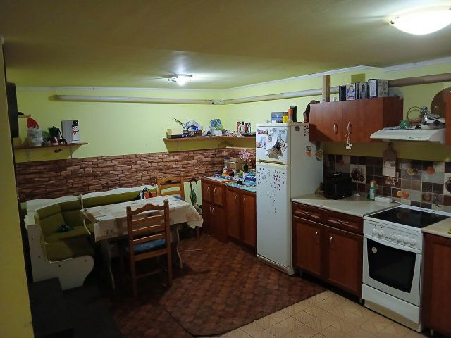 Eladó családi ház, Pápadereskén 28 M Ft, 2 szobás