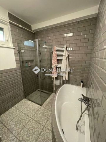 Eladó nyaraló, Siófokon 64.9 M Ft, 3 szobás