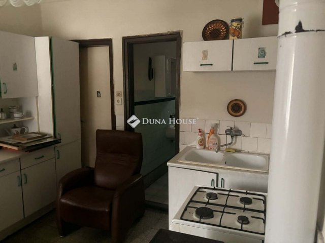 Eladó családi ház, Szanyon 21.5 M Ft, 3 szobás