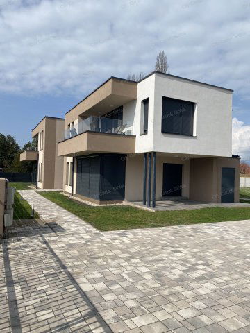 Eladó téglalakás, Balatonfenyvesen 82.4 M Ft, 3 szobás
