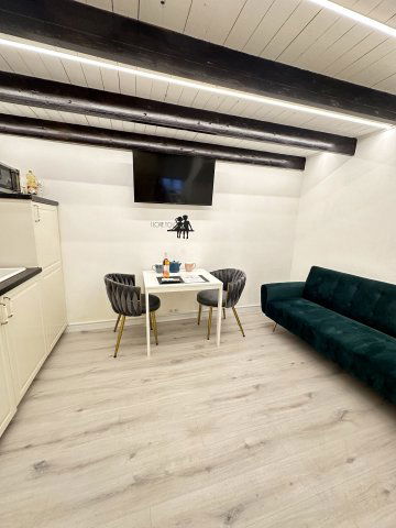 Eladó téglalakás, Budapesten, VI. kerületben, Paulay Ede utcában