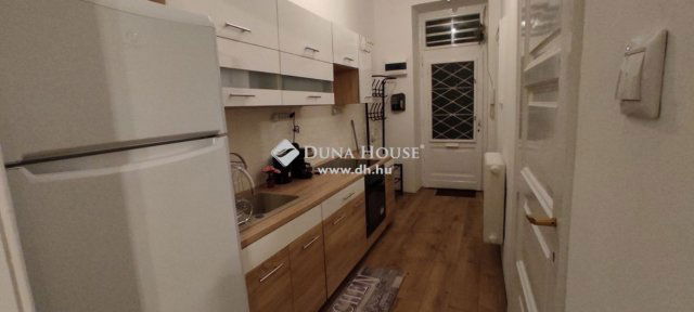 Eladó téglalakás, Budapesten, V. kerületben 91.5 M Ft, 2 szobás