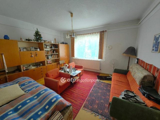 Eladó családi ház, Kisújszálláson 20.5 M Ft, 2 szobás