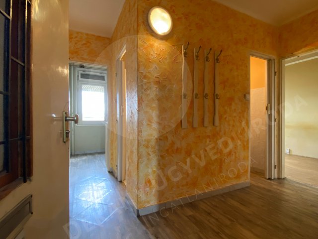 Eladó panellakás, Siklóson, Harkányi úton 21.5 M Ft, 2 szobás