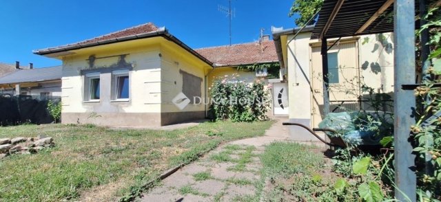 Eladó családi ház, Nagykőrösön 41.5 M Ft, 4 szobás
