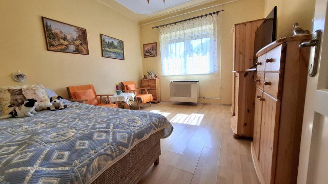 Eladó családi ház, Szigetszentmártonban 64.9 M Ft, 2 szobás