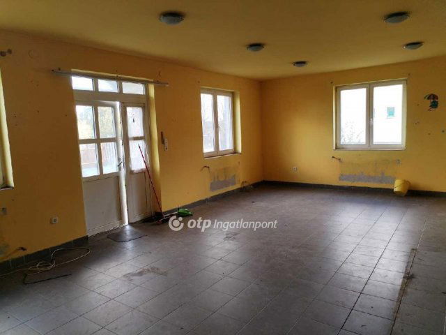 Eladó családi ház, Sárszentmihályon 57.9 M Ft, 3+3 szobás