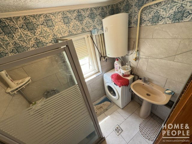 Eladó családi ház, Hódmezővásárhelyen 30 M Ft, 2 szobás
