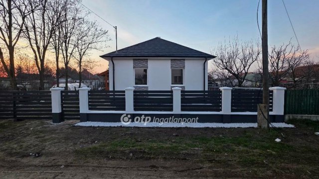 Eladó családi ház, Nádudvaron 48 M Ft, 2 szobás