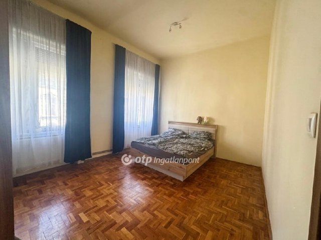 Eladó téglalakás, Budapesten, VII. kerületben 98 M Ft, 3 szobás