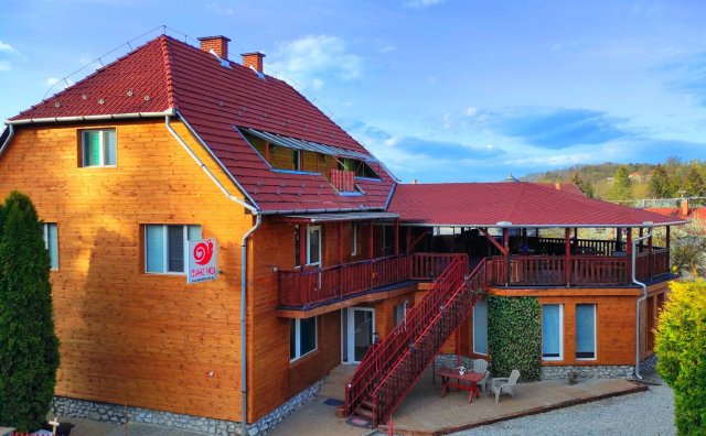 Eladó hotel, Szilvásváradon 124.9 M Ft, 10 szobás
