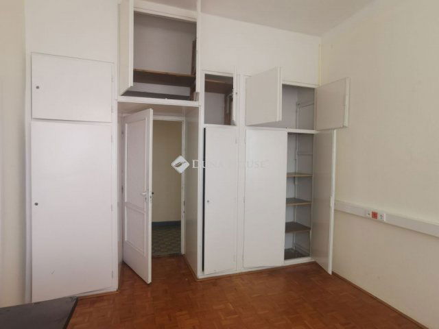 Kiadó iroda, Tatán 30 E Ft / hó / költözzbe.hu