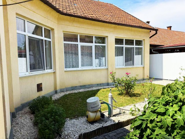 Eladó családi ház, Gyulán 65 M Ft, 3 szobás