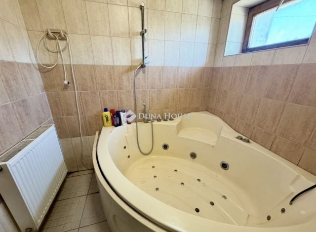 Eladó családi ház, Szabadbattyánban 65 M Ft, 3 szobás