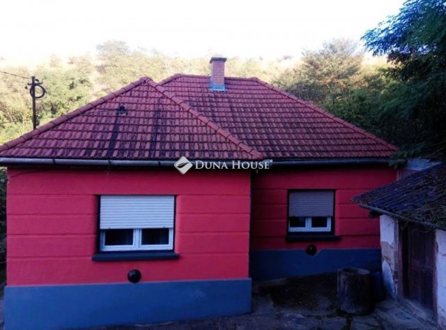 Eladó családi ház, Tokodon 49 M Ft, 4 szobás