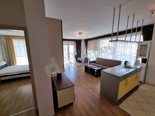 Eladó téglalakás, Budapesten, VIII. kerületben, Corvin sétányon