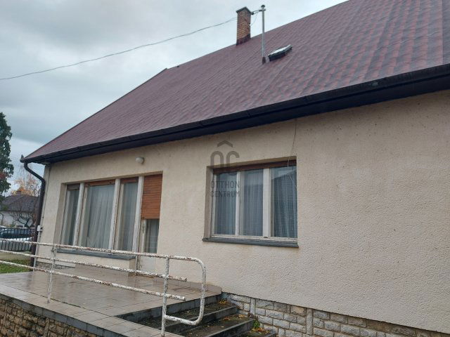 Eladó családi ház, Balatonbogláron 128.9 M Ft, 7 szobás