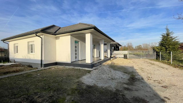 Eladó ikerház, Győrladaméren 79 M Ft, 4 szobás