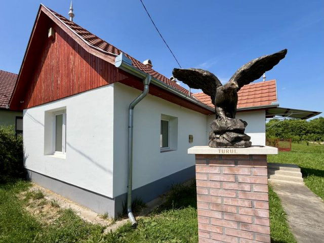 Eladó családi ház, Szentmártonkátán 33 M Ft, 2 szobás