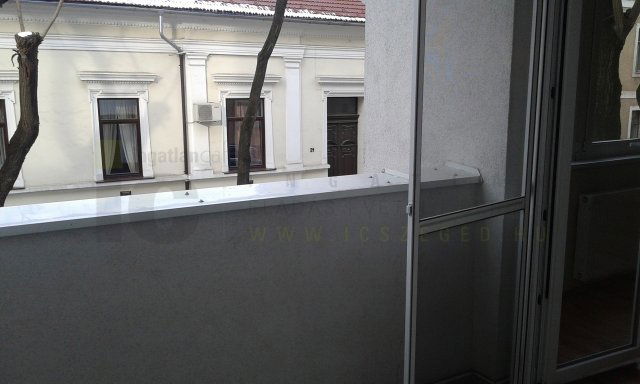 Eladó téglalakás, Szegeden, Hajnóczy utcában 98 M Ft