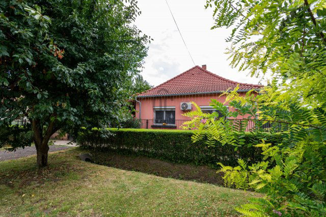 Eladó családi ház, Pusztaszabolcson 58 M Ft, 5 szobás