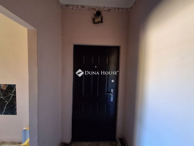 Eladó téglalakás, Ózdon 5.8 M Ft, 2 szobás