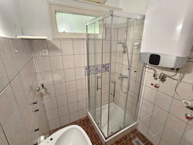 Kiadó téglalakás, albérlet, Vácon, Erzsébet utcában, 2 szobás