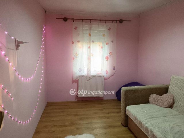 Eladó családi ház, Nagykállóban 15 M Ft, 2 szobás