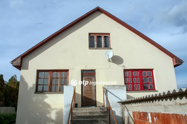 Eladó családi ház, Debrecenben 210 M Ft, 3 szobás