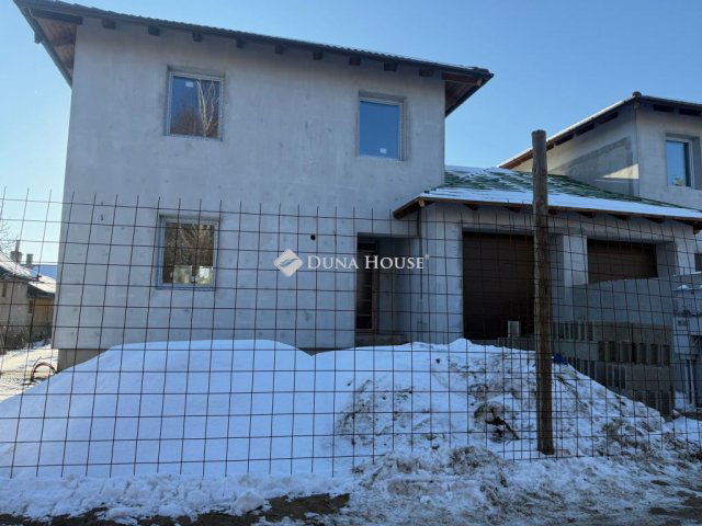 Eladó ikerház, Őrbottyánban 110 M Ft, 5 szobás