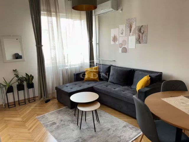 Eladó téglalakás, Budapesten, VII. kerületben 82.9 M Ft