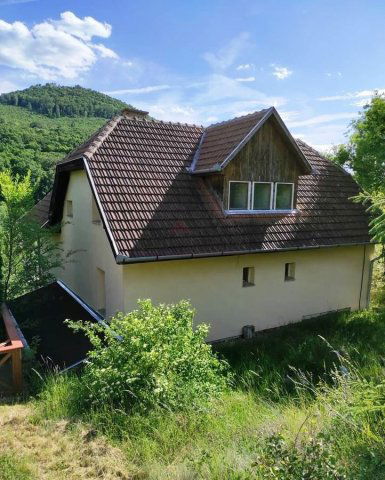 Eladó családi ház, Komlóskán 55.9 M Ft, 7 szobás