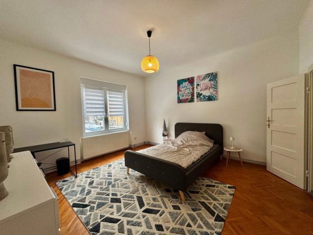 Kiadó téglalakás, albérlet, Pécsett, Petőfi utcában, 2 szobás