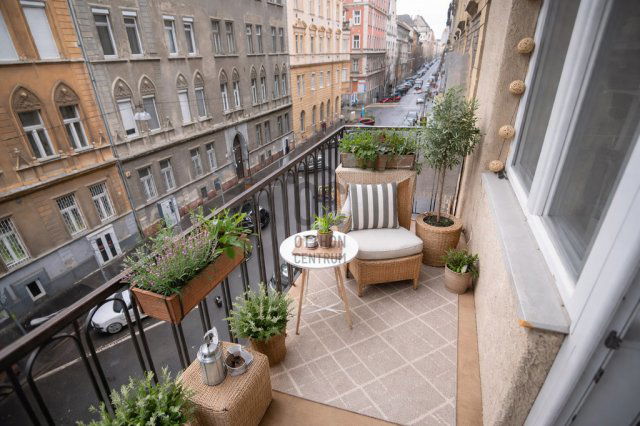 Eladó téglalakás, Budapesten, VII. kerületben 87.6 M Ft