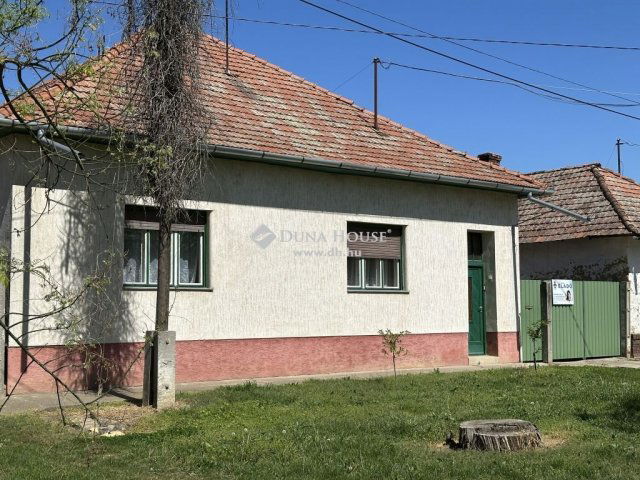 Eladó családi ház, Szegváron 29.9 M Ft, 4 szobás