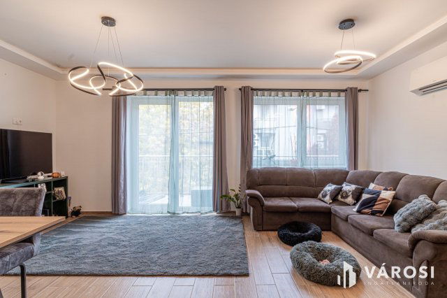 Eladó téglalakás, Szegeden 83.9 M Ft, 2 szobás