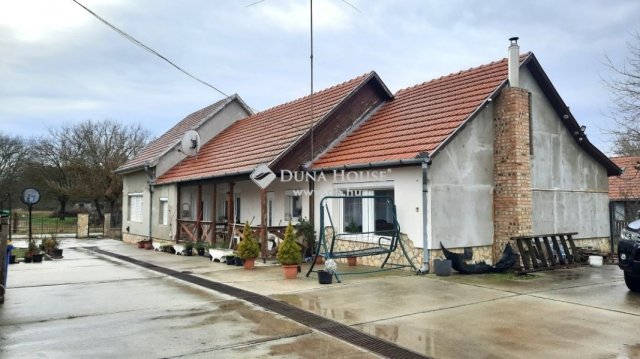 Eladó ipari ingatlan, Nyáregyházán 310 M Ft