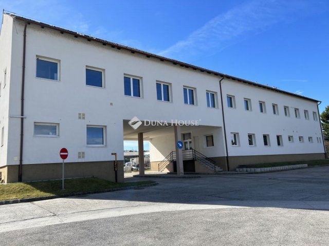 Kiadó iroda, Veszprémben, Házgyári úton 1393 E Ft / hó