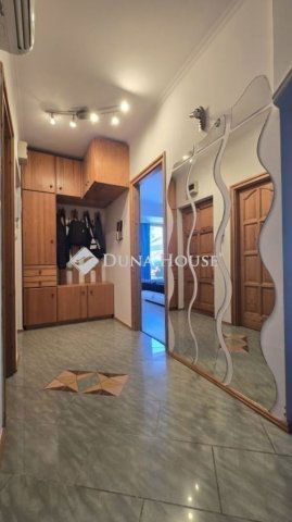 Eladó téglalakás, Szegeden 81.7 M Ft, 3 szobás