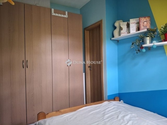 Eladó téglalakás, Sukorón 94.5 M Ft, 3 szobás